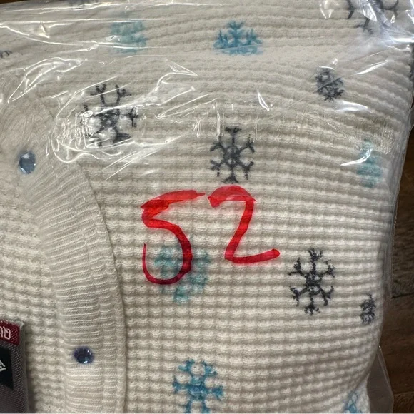 Roxy Quicksilver Thermal Shirt with Snowflake pattern, white and blue, Sz Large - Picture 7 of 7